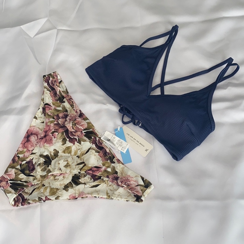 XL Cupshe two piece swimsuit blue and floral